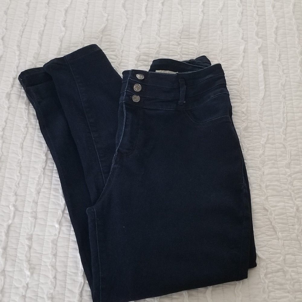 High waisted stretchy jeans